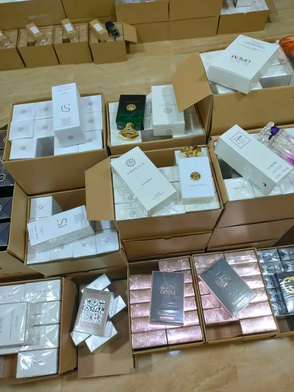 27584 Perfume Liquidation – Authentic Perfumes Pallet - Image 1
